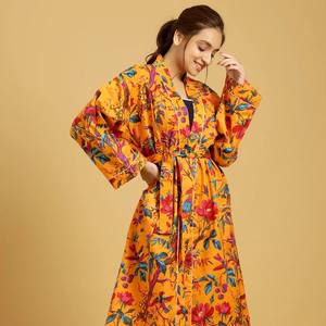 Bata de Casa de Algodón con Estampado Floral Indio, Hecha a Mano, Tipo Camisón - Product Image 4