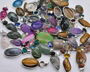 จี้ห้อยคอทำมือประดับพลอยหลากชนิดชุบเงินแท้ 925 สไตล์วินเทจ ขายส่ง เครื่องประดับทองเหลืองชุบเงิน - Product Image 3