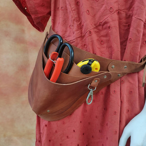 Cinturón de herramientas de floristería de cuero OEM de alta calidad, organizador de jardinería resistente, ajustable, con múltiples bolsillos, logotipo personalizado, calidad premium. - Product Image 5