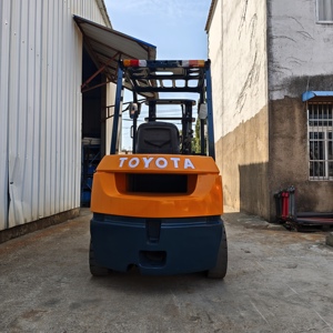 מלגזה דיזל משומשת של טויוטה <span class=keywords><strong>3</strong></span> טון דגם FD30, גובה הרמה 4 מטר, <span class=keywords><strong>5</strong></span> טון, 4 טון, <span class=keywords><strong>3</strong></span> טון, עם מנוע יפני - Product Image 6
