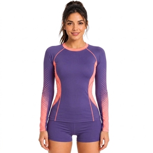 Rashguard professionnel pour femme, coupe classique, confortable et léger, pour activités sportives. - Product Image 1