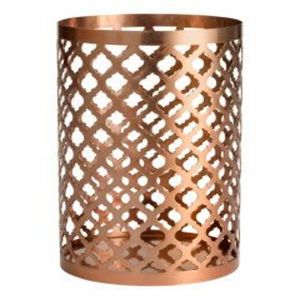 Porte-bougies en métal raffiné, parfaits pour les intérieurs modernes, offrant une ambiance subtile et une beauté durable. - Product Image 1