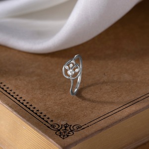 Anillo de Compromiso y Boda de Plata de Ley 925 con Flor de Diamantes, Corte Brillante Redondo, Engaste de Garras, Estilo Romántico, para Mujer - Product Image 5