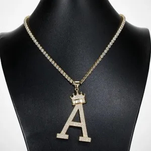 Colgante con Letra Inicial Personalizada, Diamante Simulado Redondo de 2 Quilates, Chapado en Oro Amarillo de 14k - Product Image 5
