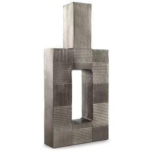 Vase de table en métal géométrique moderne, design industriel fait main, finition argentée, hauteur 39 cm, sculpture décorative - Product Image 3