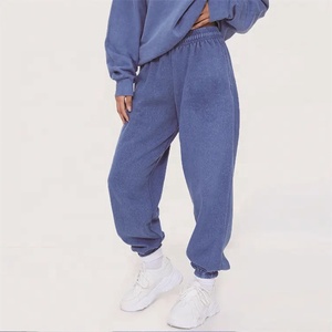 Conjunto Deportivo Premium para Mujer, con Logotipo Personalizado, Sudadera Lisa y Pantalones Holgados - Product Image 4