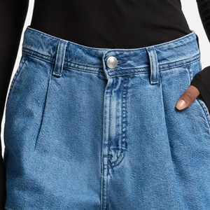 Shorts en jean pour femme, coupe moderne, confortables, pour l'été et les loisirs en extérieur, avec logo, collection 2026 - Product Image 4