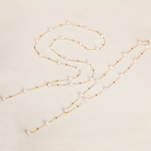 Collier artisanal Ciel étoilé en perles d'eau douce, plaqué or cuivre, luxe léger, petit et unique, chaîne de clavicule en perles d'eau douce - Product Image 2