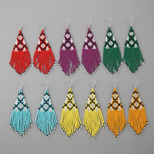 ต่างหูพู่สไตล์โบฮีเมียนวินเทจสำหรับผู้หญิง ประดับด้วยลูกปัดอะคริลิกถักมือ รูปทรงดอกไม้ทันสมัย เหมาะสำหรับงานปาร์ตี้ งานแต่งงาน ของขวัญ เครื่องประดับ - Product Image 6