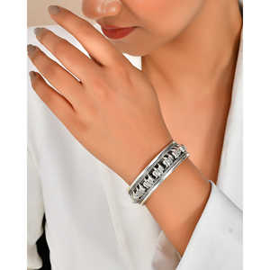 Bracelet en argent Meera Jaipur, style tendance - Product Image 1