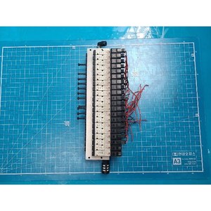 Vanne solénoïde pneumatique Koganei A040-4E1-15W+040M20AJ-7W, utilisée telle qu'elle est, pièces d'équipement semi-conducteur d'occasion - Product Image 2