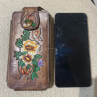 Nouveau étui de téléphone en cuir personnalisé étui de téléphone en cuir repoussé couverture de téléphone portable occidentale en cuir gravé Cowboy ceinture portefeuille pour lui