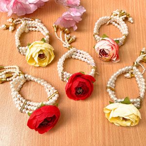 Pulseras de Diseño, Hermoso Diseño de Rosa Grande en la Parte Superior y Trabajo de Moti Pequeño, Pulseras para Bodas y Recuerdos - Product Image 6