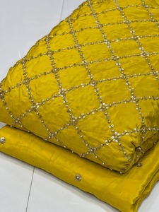 Tissu en soie douce de luxe très demandé avec broderie florale perlée pour chemisiers, jupes et vestes, disponible à bon prix - Product Image 6