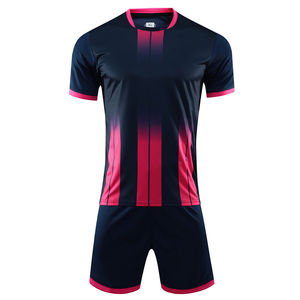 Servicio Profesional ofrece este uniforme de fútbol sublimado unisex como exportador mayorista para cadenas minoristas de ropa a nivel global. - Product Image 6
