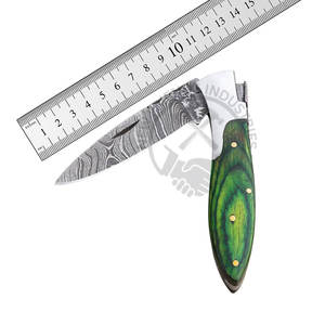 Nouvelle édition de couteau de poche Damas personnalisé fait main avec manche en bois Pakka vert, meilleur couteau pliant tranchant pour le camping et la chasse - Product Image 1