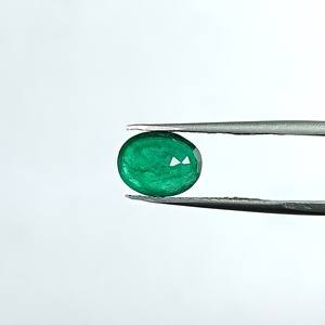 มรกตสีเขียวรูปไข่ 2.37 กะรัต จากแซมเบีย พลอยหลวม - Product Image 5
