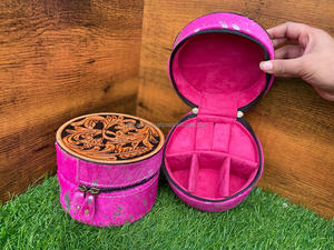 Joyero redondo de cuero con herramientas de calidad superior, joyero de vaquera Rosa occidental para mujer, joyero de viaje de cuero grabado - Product Image 6