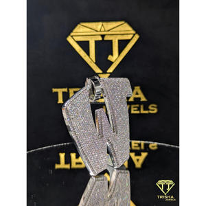 จี้รูปตัวอักษร W ประดับเพชร VVS แล็บโกรว์ เงินแท้ 925 เครื่องประดับจาก Trisha Jewels - Product Image 2