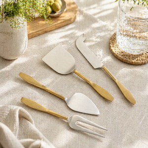 Ensemble de couverts ondulés dorés uniques, disponible à prix de gros. Vaisselle de luxe en acier inoxydable, couverts modernes haut de gamme. - Product Image 4