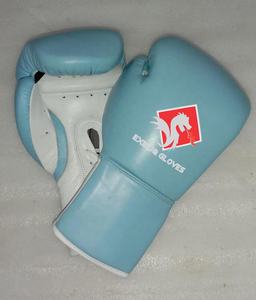 Venta al por mayor de alta calidad bolsa deportiva guantes boxeo entrenamiento guantes de boxeo de cuero de vaca fabricante guantes de boxeo - Product Image 1