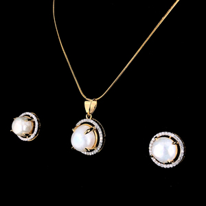 Conjunto de Collar y Pendientes de Perlas Doradas con Detalles de Diamantes, Colgante Redondo, Cadena de Serpiente, Pendientes de Botón - Product Image 2