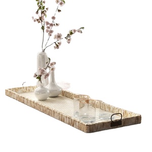 Plateau de service rectangulaire blanc rustique avec surface texturée et poignées en métal pour organiser des boissons de fleurs avec un style élégant - Product Image 1