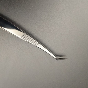 Pinzas para Pestañas de Acero Inoxidable Antiácido de Larga Duración, Marca Personalizada, Punta Suave de Precisión, Antiestáticas, Agarre Fino - Product Image 5