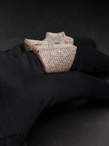 Anillo de compromiso/fiesta estilo hip-hop con diamante VVS certificado IGI, corte brillante, chapado en oro rosa, engaste de bisel, estilo Iced - Product Image 4