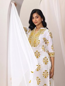 Casual cotton <b>blend</b> kurti with ethnic print mandarin collar three quarter sleeves paired with printed bottom and chiffon dupatta - Product Image 3