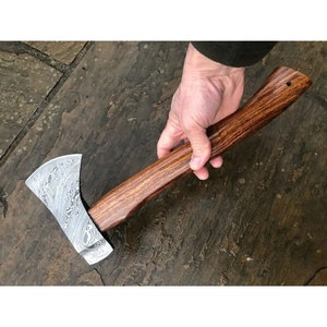 Hache en acier de Damas avec manche en bois et lame décorative - Product Image 6