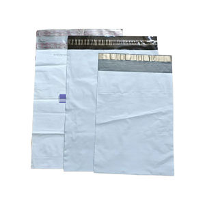 Bolsas de Envío Biodegradables de Plástico Negro y Beige Personalizadas para Entrega de Paquetes, Sobres Resistentes para Ropa y Mensajería - Product Image 2