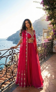 Conjunto KV de Kurta, Palazzo y Dupatta Bordados y Adornados - Product Image 5