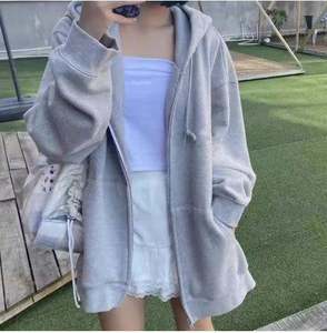 Sweat-shirt en coton pour femme, pull chaud décontracté, streetwear, sweat-shirt oversize pour femme avec impressions en relief personnalisées - Product Image 4