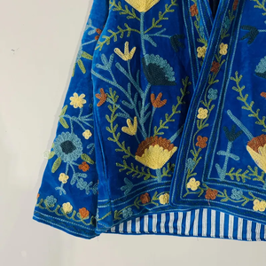 Veste kimono en velours faite à la main, broderie à l'aiguille Suzani |   Couette écologique respirante anti-plis 100% coton au design bohème - Product Image 3