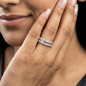 Anillo de media eternidad con moissanita brillante y diamantes de corte baguette y redondo para unisex, plata fina 925 original, regalo sorpresa para ella. - Product Image 3