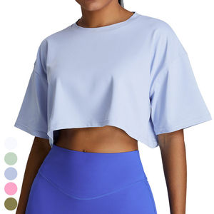 T-shirt court pour femme, tissu en coton doux, respirant et confortable, idéal pour les tenues décontractées, le sport ou les séances de gym. - Product Image 5