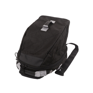 Sac de transport pour casque d'équitation avec doublure rembourrée, fermeture éclair sécurisée et construction légère pour l'écurie et les déplacements - Product Image 5