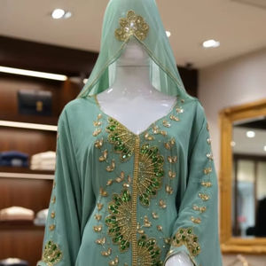 Kaftan en Georgette Gris Radiant Orné à la Main avec Voile Assorti – Œuvre d'Art Luxueuse, Sophistication Intemporelle, Longueur Ras du Sol - Product Image 1