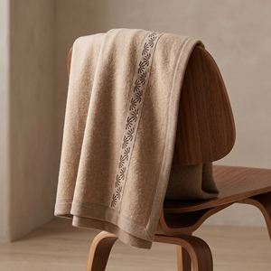 Manta de Lana de Camello Mongol 100%, Tamaño King, Hipoalergénica, Tejida de Lujo, Origen Desierto de Gobi, Venta al Por Mayor - Product Image 1