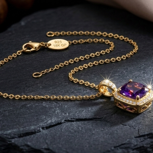 Collar con Colgante para Mujer, Plata de Ley 925, Chapado en Oro de 18K, Amatista Azul Corte Cojín, Circonita Cúbica, 10mm, Regalo para Ella - Product Image 1