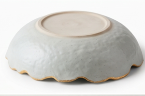 Bol en céramique artisanal haut de gamme, glaçure céladon, bord doré, design minimaliste, pour servir les aliments, pièce maîtresse décorative - Product Image 5