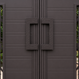 Puerta de entrada doble moderna de metal marrón oscuro con manijas geométricas, paneles decorativos recortados y diseños residenciales elegantes - Product Image 5