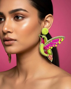 Boucles d'oreilles brodées à la main avec motif d'oiseau Orion Handicraft, uniques, tendance, légères, pour un usage quotidien estival, cadeau, bijoux - Product Image 4