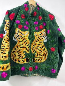 Chaqueta Hecha a Mano Estilo Boho, Corta, para Verano, Otoño e Invierno, de Algodón Verde, con Terciopelo, Bordado Suzani, Cuello Mandarín Reversible - Product Image 2