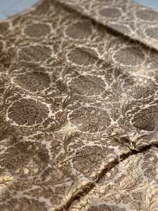 Tissu brocart floral jacquard métallisé tissé, poids moyen, pour revêtement de canapé - Product Image 2