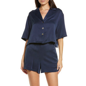 Ensemble de pyjama en satin pour femme, 2 pièces, vêtements de nuit en soie, manches longues, vêtements de détente, pyjama boutonné, haut court, short, ensemble en soie - Product Image 1