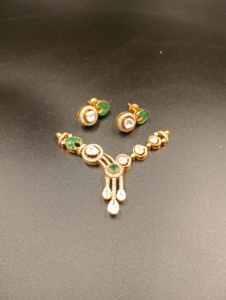 Juego de Collar con Colgante de Plata Chapado en Oro SM-695 de Amaira Jewels con Circonita Cúbica de Piedra Verde, Joyería Étnica de Compromiso para Mujer - Product Image 3