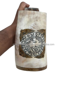 Mug en corne de buffle polie, design original de logo de dragon fait main, sculpté à la main par des artisans indiens. - Product Image 3