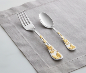 Ensemble de couverts élégants en argent avec manche floral doré, finition miroir, fourchette et cuillère pour la vaisselle de mariage - Product Image 1